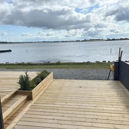 Feriebolig Smukt Beliggende I Vandkanten Holiday home *