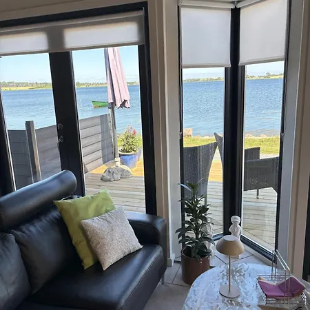 Feriebolig Smukt Beliggende I Vandkanten Holiday home