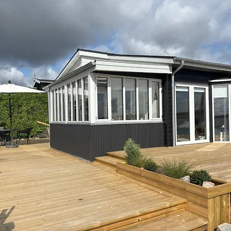 Holiday home Feriebolig Smukt Beliggende I Vandkanten
