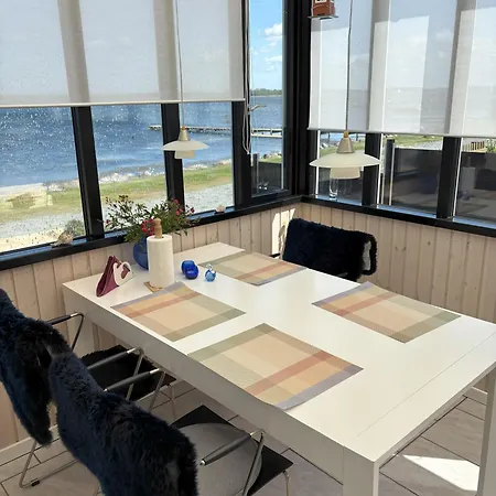 Hébergement de vacances Feriebolig Smukt Beliggende I Vandkanten Munkebo