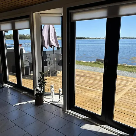 Feriebolig Smukt Beliggende I Vandkanten Hébergement de vacances *